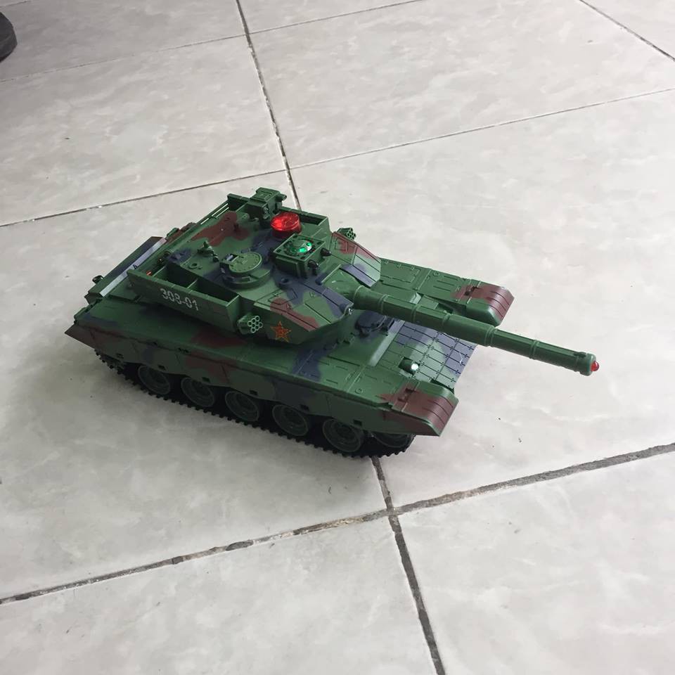 Xe tăng điều khiển từ xa cỡ trung chạy bánh xích xả khói hơi nước giá rẻ