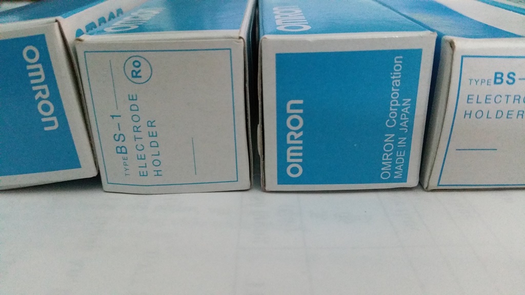 Bộ giữ điện cực Omron BS-1