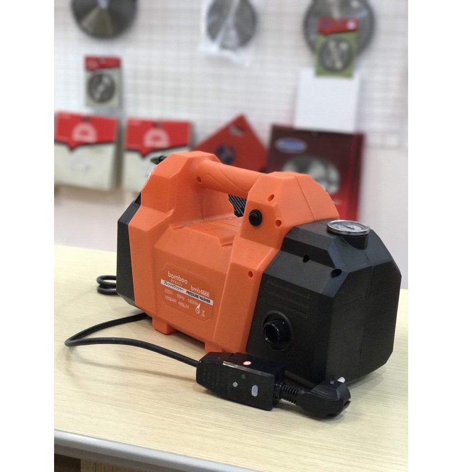 Máy Rửa Xe 1800W Bamboo 6666