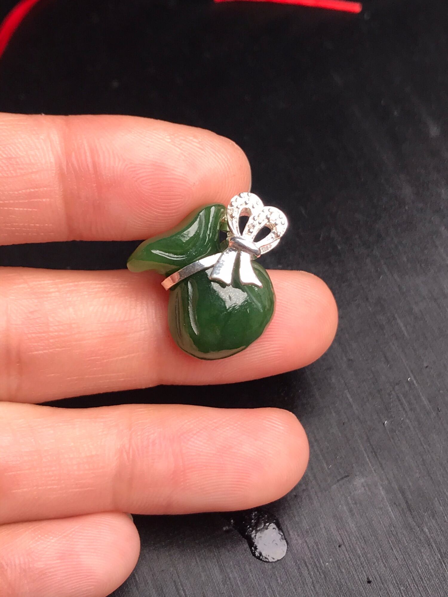 [FreeshipMAX] Mặt dây túi tiền ngọc bích bọc bạc ta