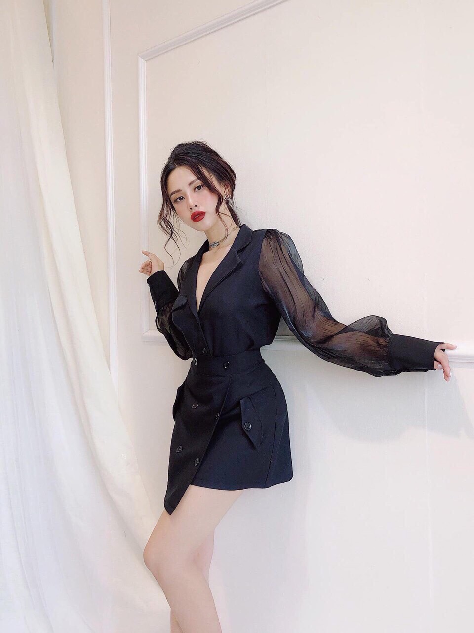 Đầm xòe cổ chéo tay phối lưới dễ thương