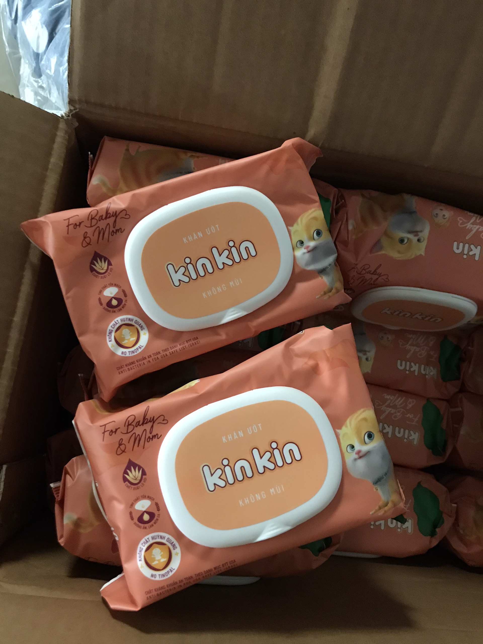Combo 4 gói Khăn giấy ướt Kinkin mẫu mới 80 tờ không mùi