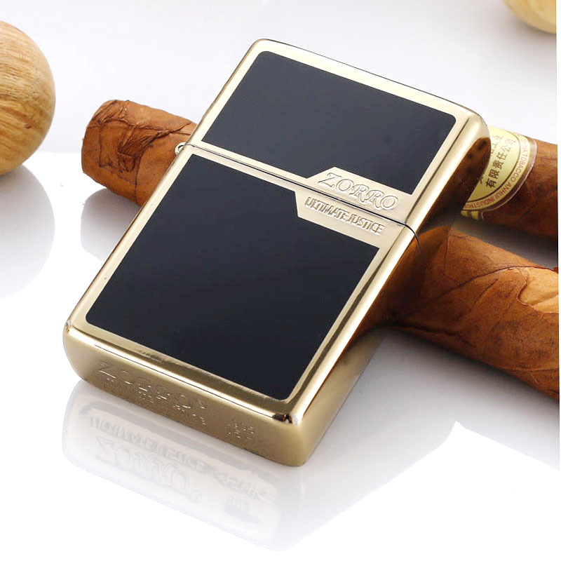 Bật lửa xăng đá zorro 6007 cao cấp- Đen viền vàng