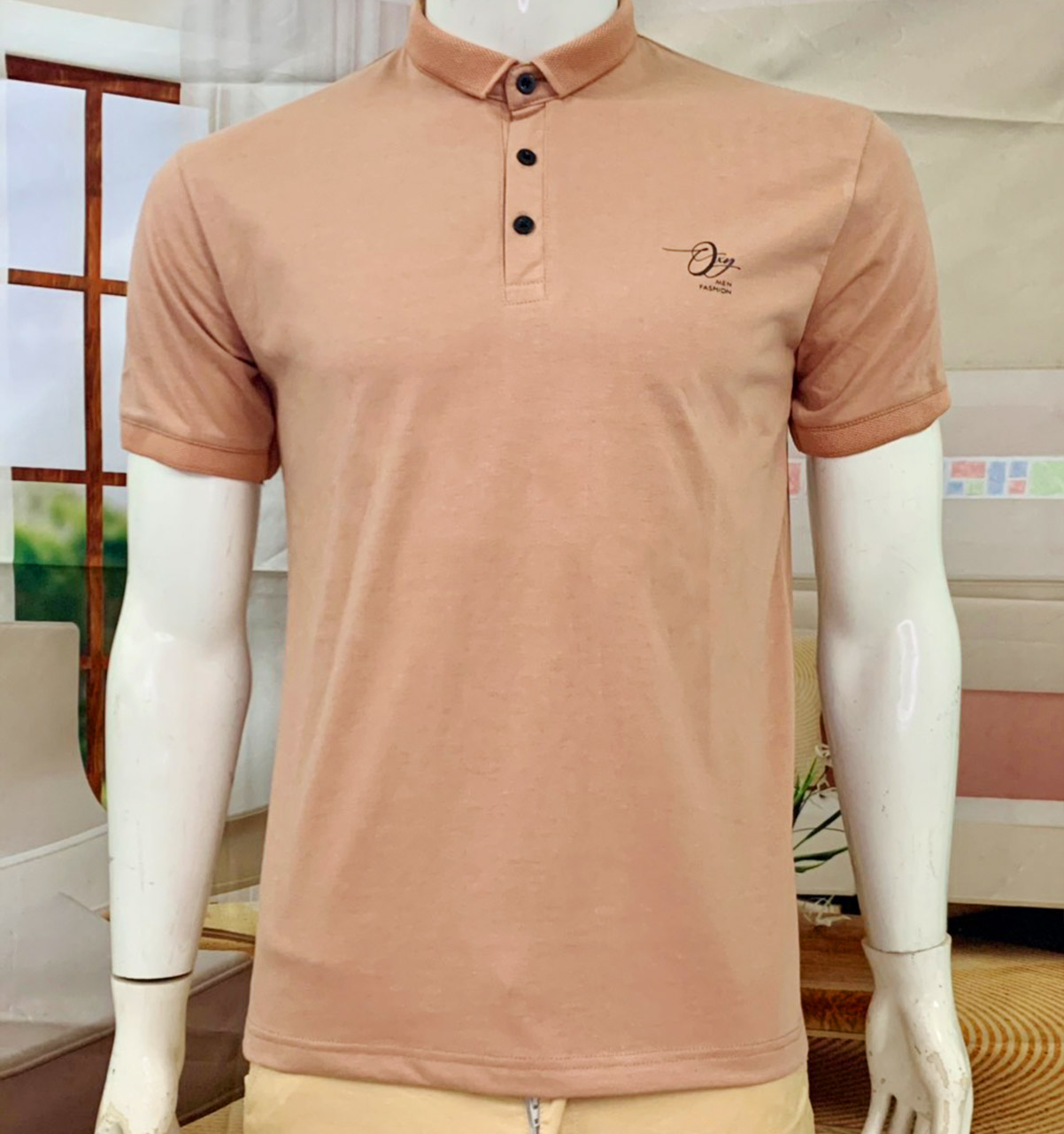 áo cổ bẻ màu xanh biển