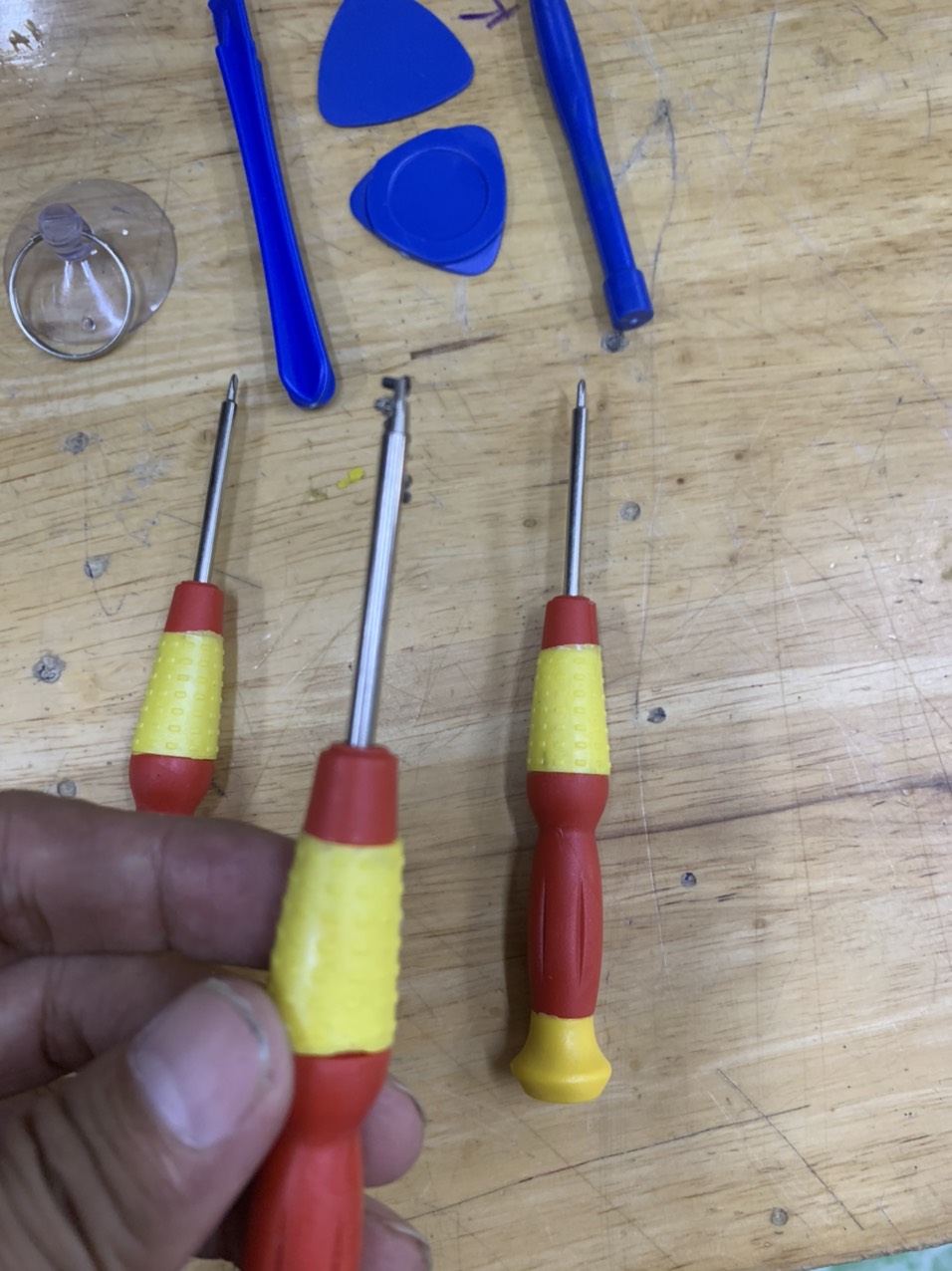 Bộ vít mở iphôn 5/ 6/ 7/ 8/ X, thay pin, thay màn hình (đỏ)