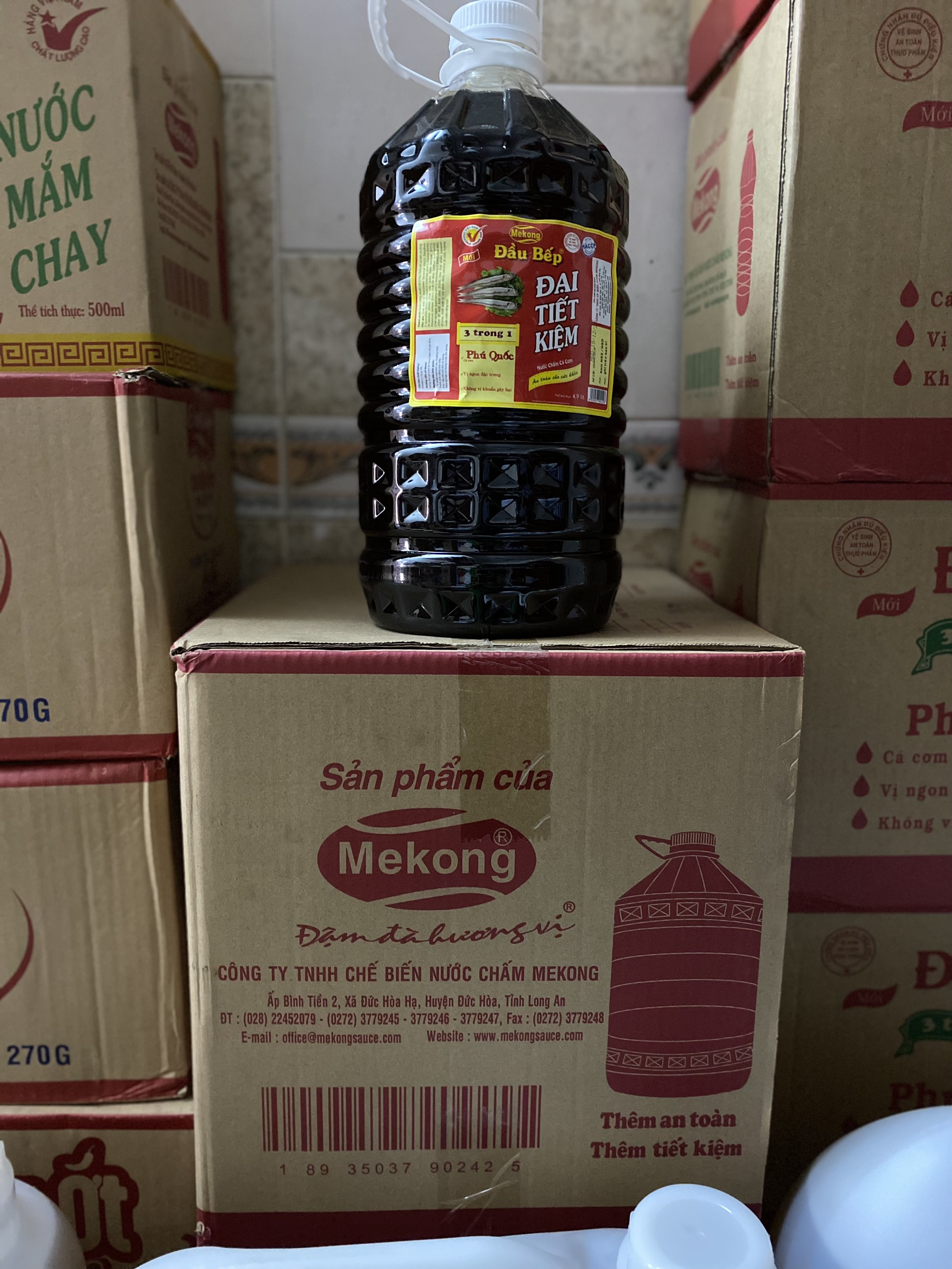 Nước mắm cá cơm Mekong can 4.9 Lít