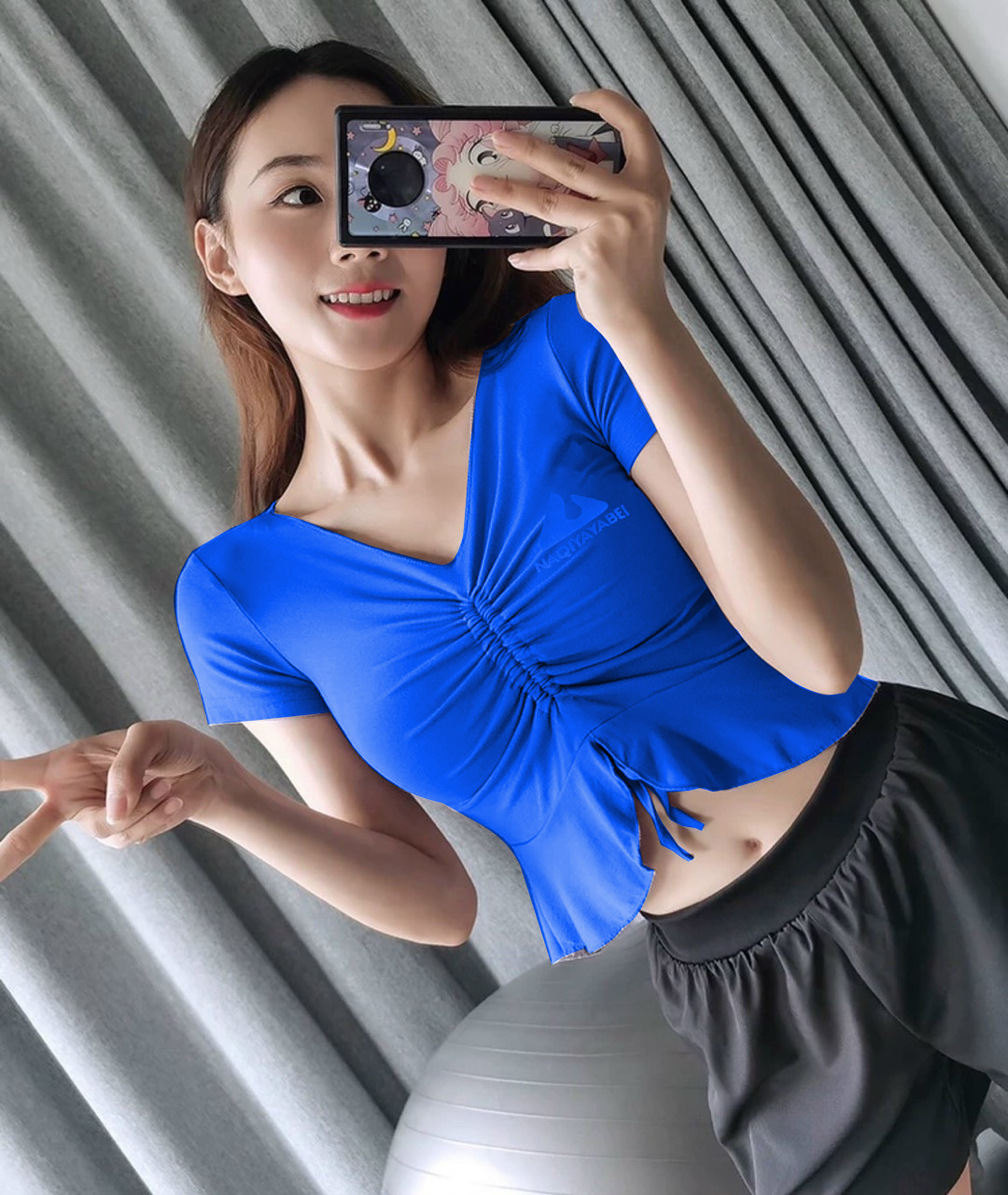 Áo croptop dây rút có mút sẵn