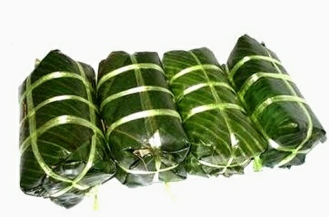 1 CHẢ LỤA CÔ 3 ĐẶC SẢN BÌNH ĐỊNH (1 CÂY 0.5KG luon lá)