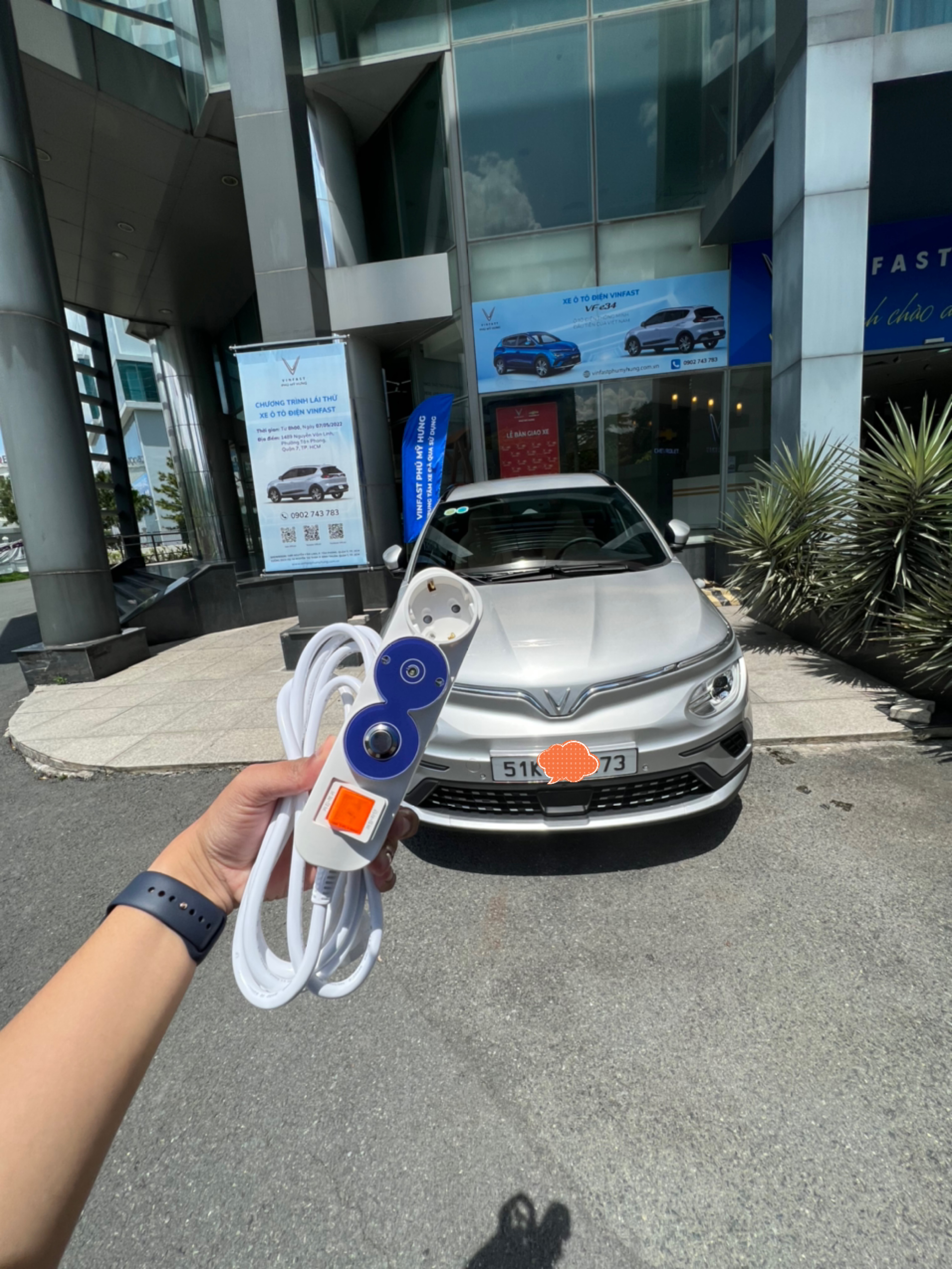 Ổ CẮM TIẾP ĐỊA CHO XE ĐIỆN VINFAST E34