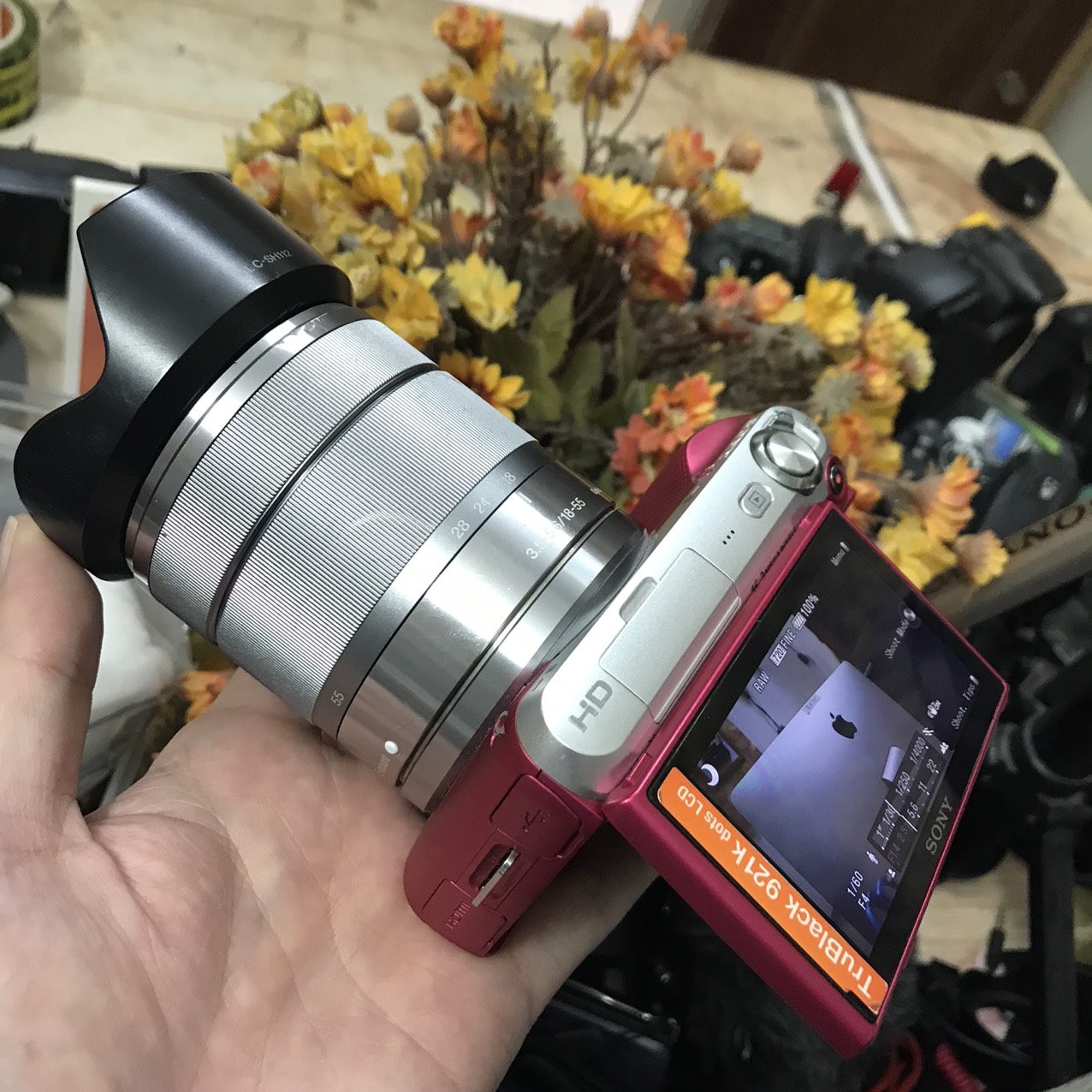 Máy ảnh Sony Nex C3 kèm ống kính 18-55 quay chụp tốt
