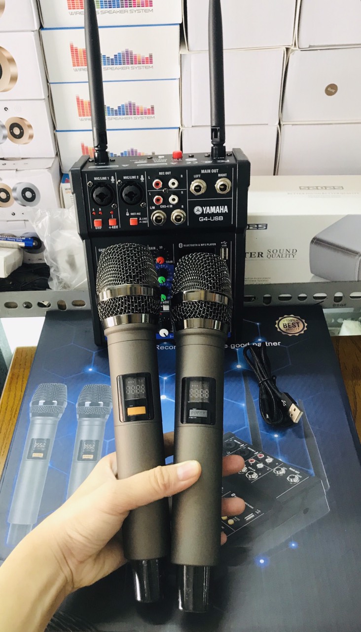 Bộ Mixer Livetream Yamaha G4 (Tặng kèm 2 Micro cao cấp , Dây AV ra Jack 3.5 dài 2m)