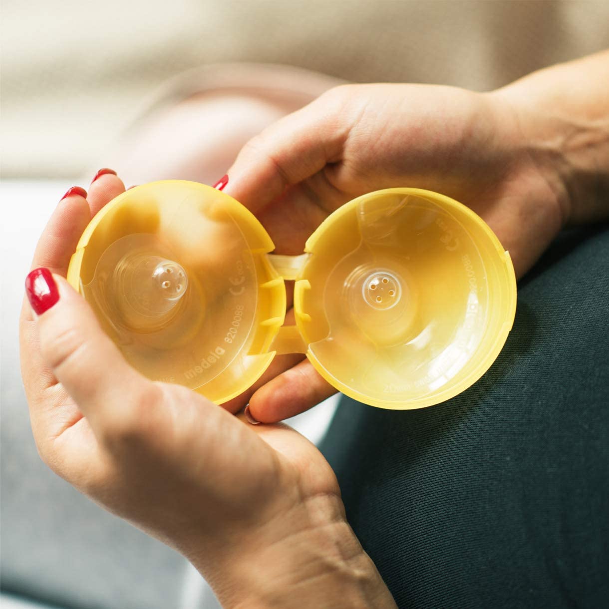 [Nhập RS0822 giảm 30k cho đơn 99k]Núm trợ ti Medela nhiều kích cỡ (2 núm + kèm hộp đựng)