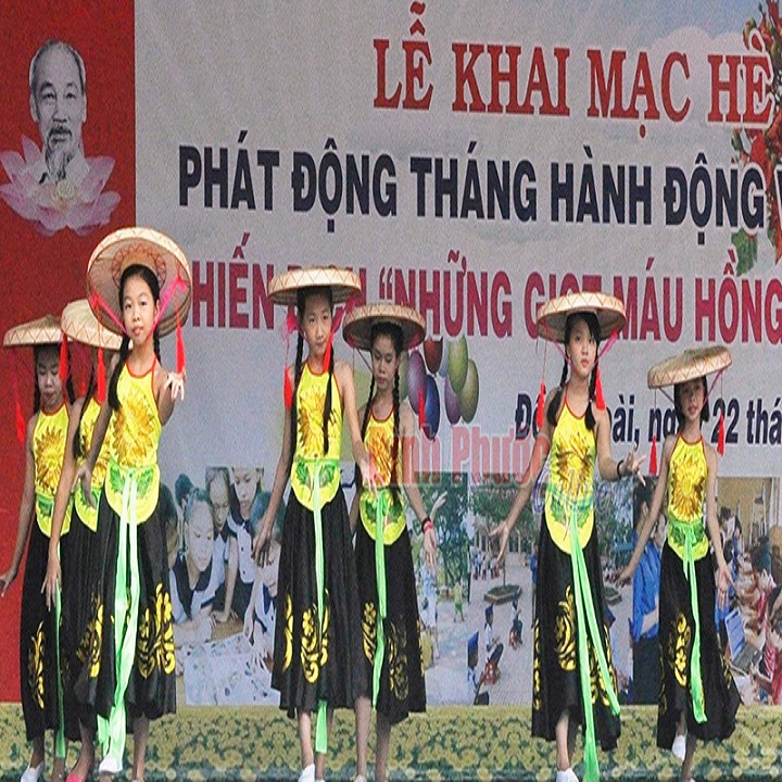 Nón quai thao trẻ em loại đẹp