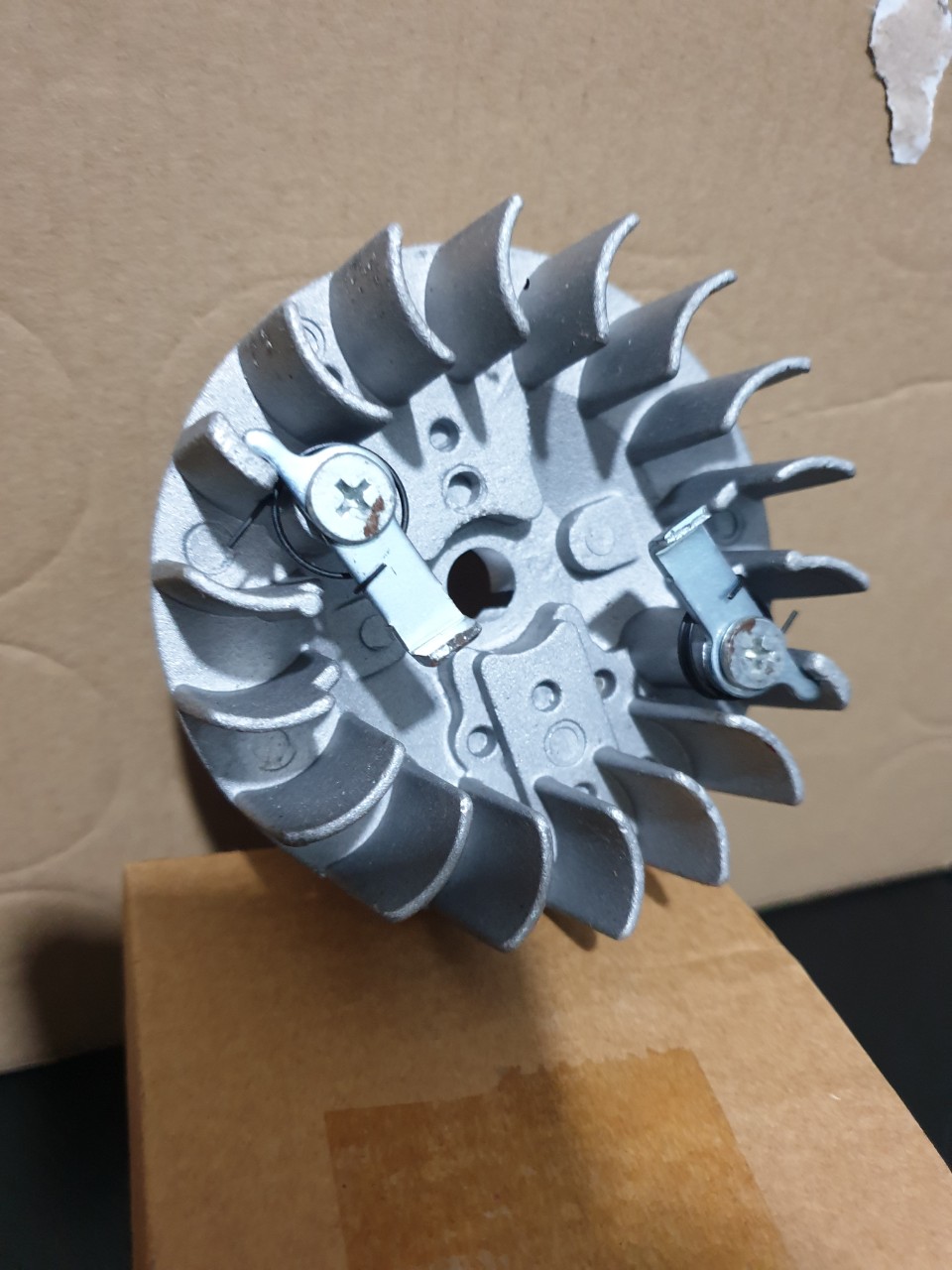 [HCM]Mâm lửa (vô lăng) máy cắt cỏ 2 thì