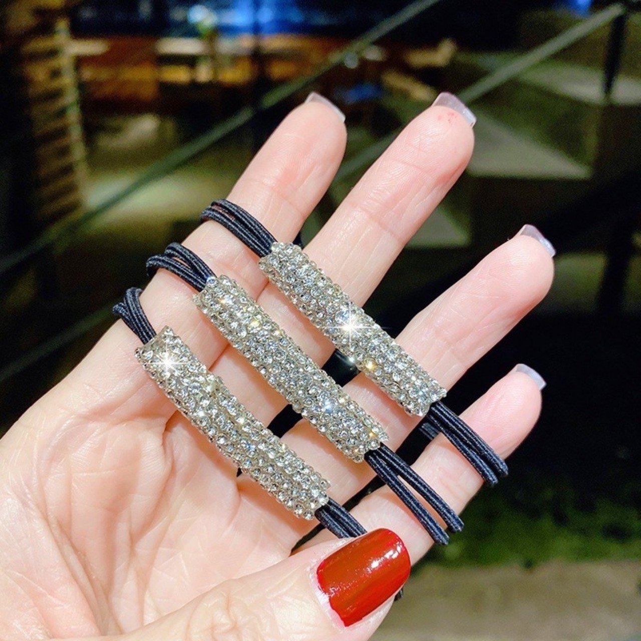 CỘT THANH ĐÍNH ĐÁ LẤP LÁNH