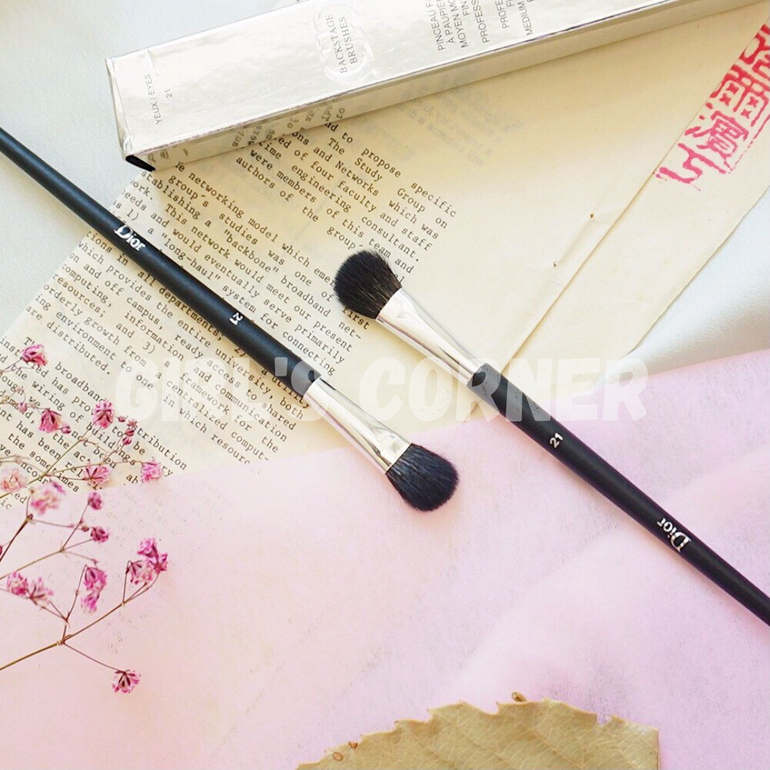 Cọ đánh bầu mắt Dior 21