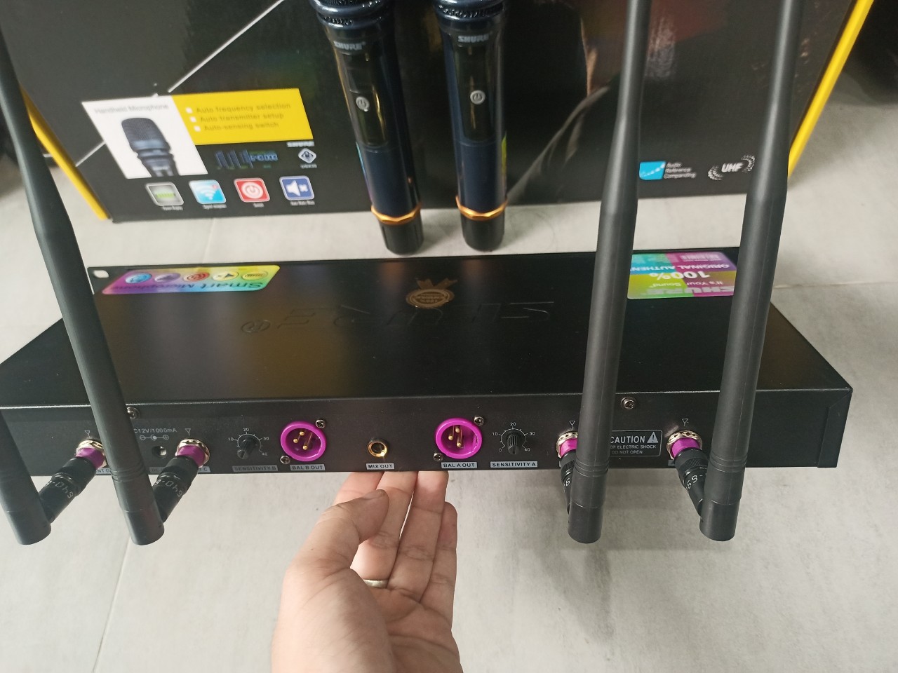 Micro Không Dây Shure UGX 30 Plus 2023