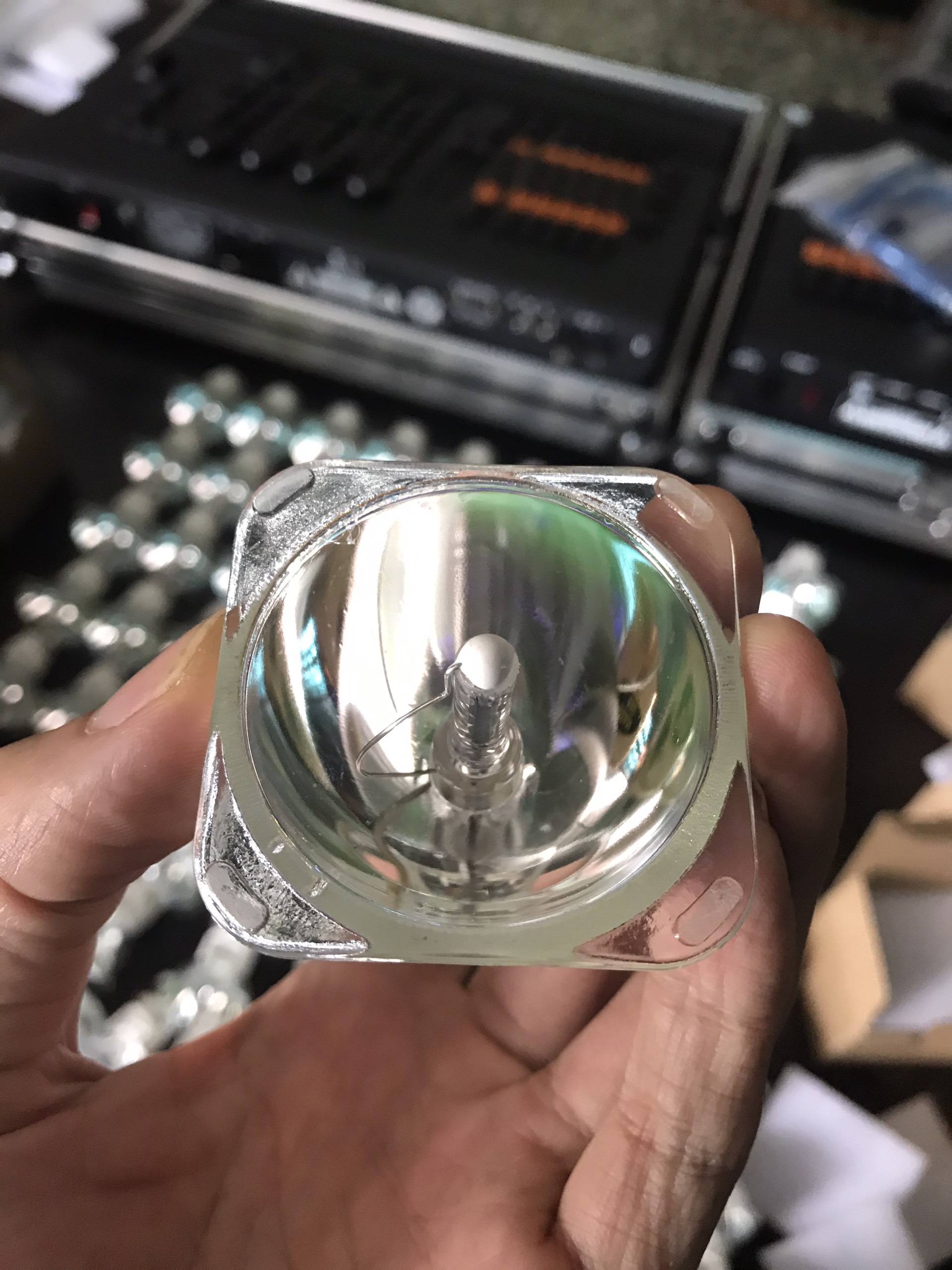 Bóng Beam 230W 7R thương hiệu Osram