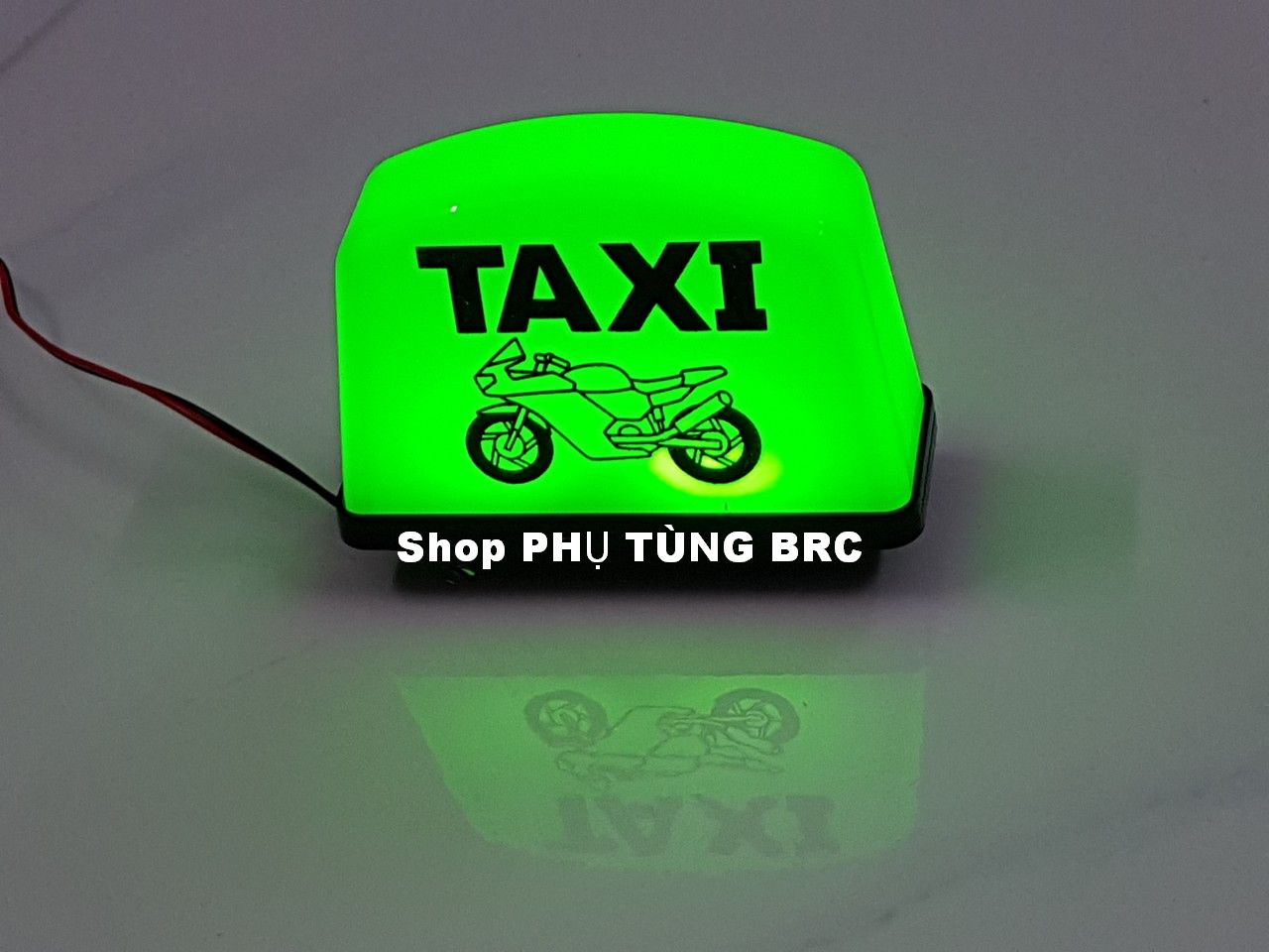 Đèn LED TAXI gắn chân kiếng xe máy ( đèn dùng điện AC 12V chung với điện bình ắc qui xe máy).