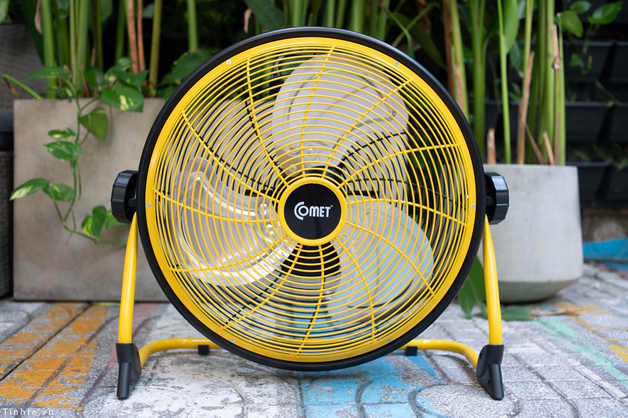 Quạt Sạc Comet 12 inch CRF1112 (25W)