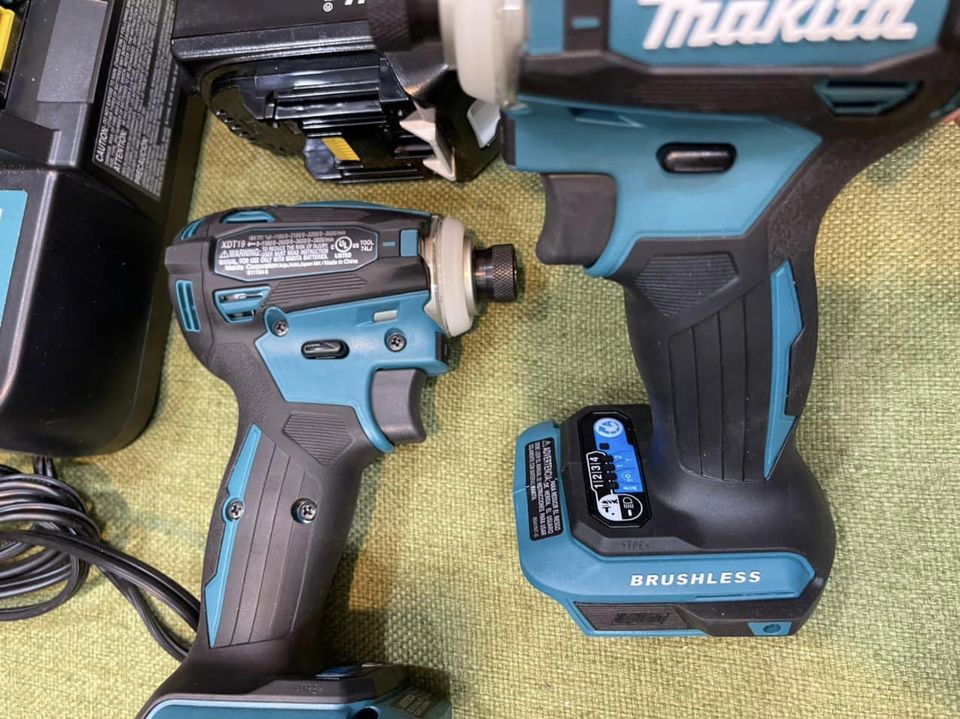 Máy vặn vít Makita XDT19