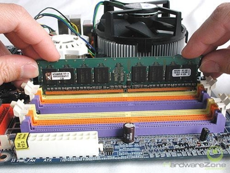 Bảng giá Ram máy tính để bàn 2GB DDR3 bus 1333 PC3 10600 (Hãn ngẫu nhiên) Kingston Phong Vũ