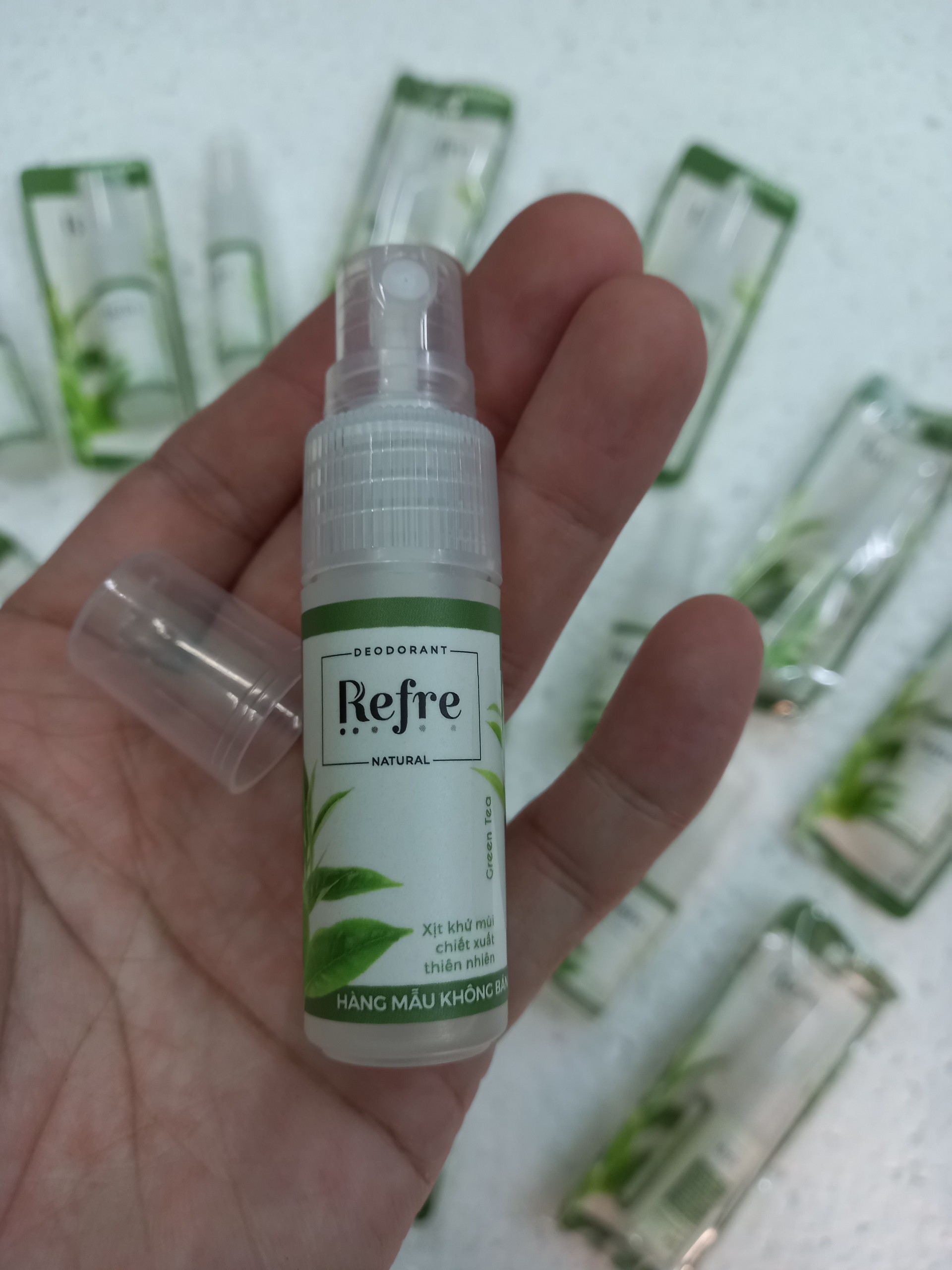 xịt khử mùi refre trà xanh 6ml