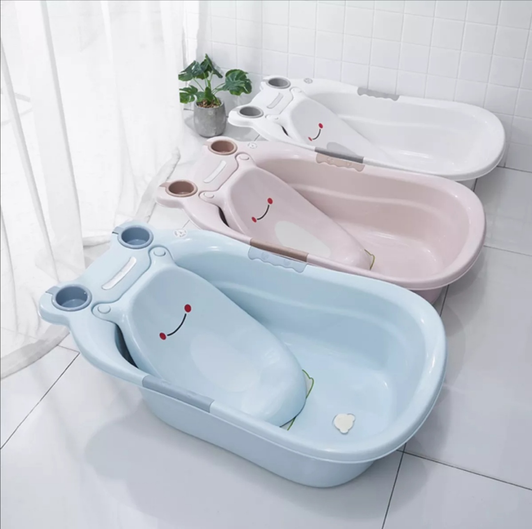 Chậu tắm cho bé hình con ếch nhựa Việt Nhật cao cấp. Có giá đỡ. Kích thước 77 x 50 x 32cm. Tắm cho con đơn giản