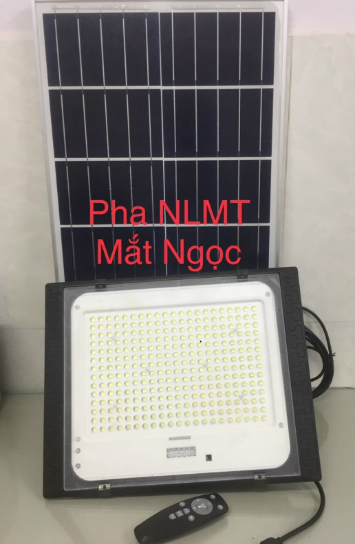 [HCM]Đèn pha năng lượng mặt trời Mắt Ngọc-300W