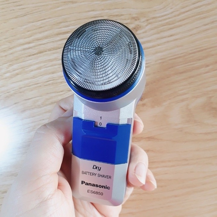 Máy cạo râu Panasonic ES6850 xuất xứ Thái Lan ( dùng pin AA )