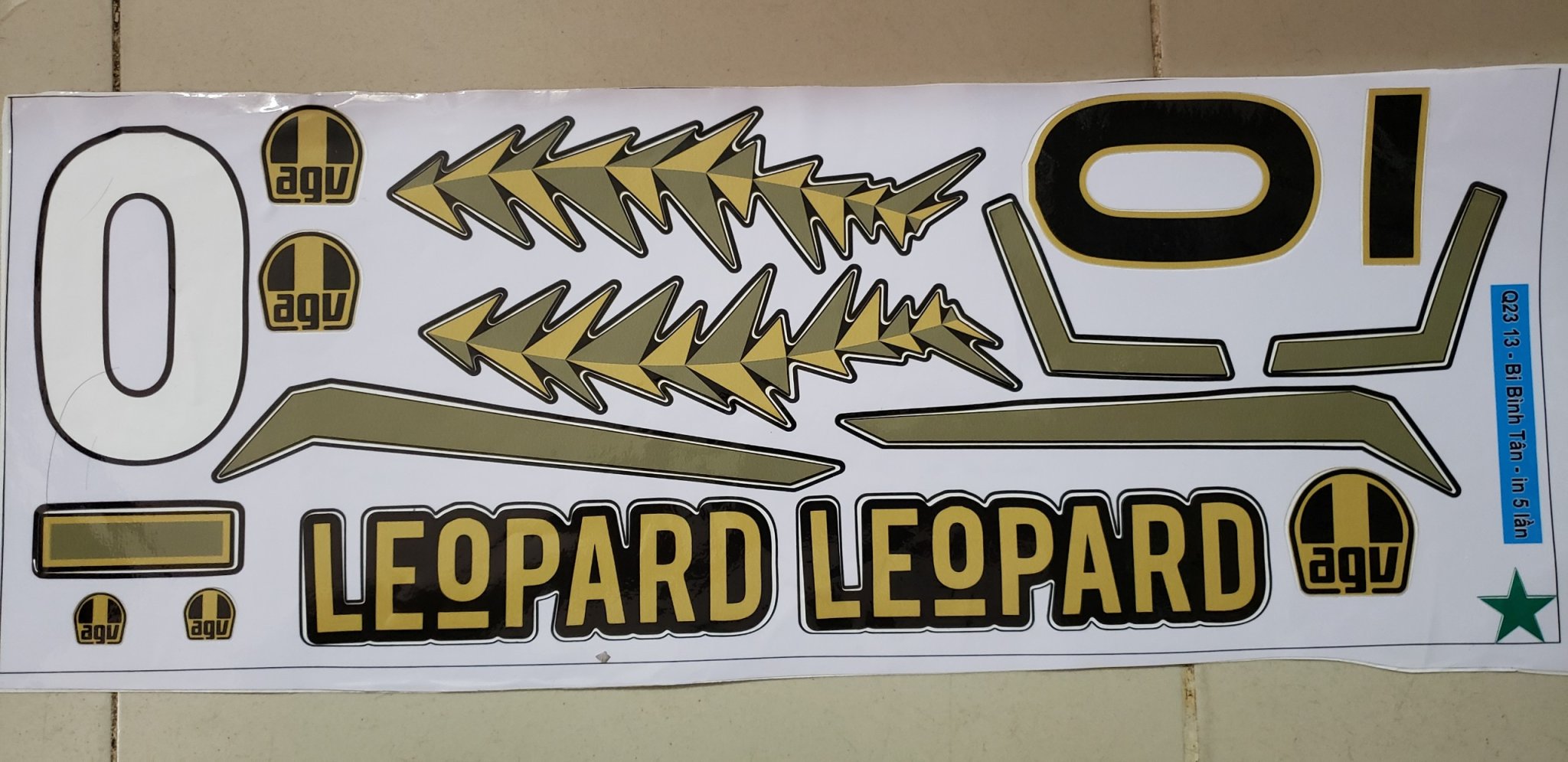 Tem dán nón bảo hiểm Leopard vàng