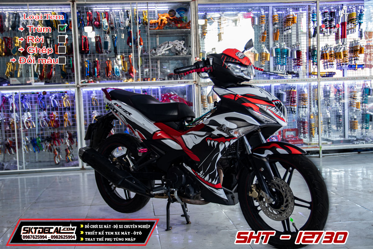 tem trùm exciter 150  trắng đỏ cá mập
