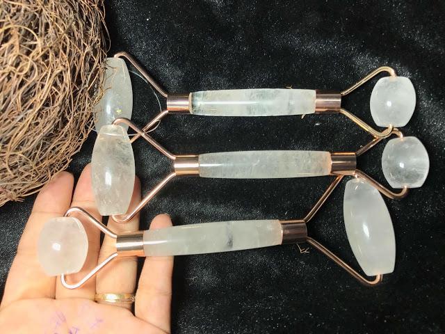 Cây lăn massage mặt chống lão hóa đá thạch anh trắng