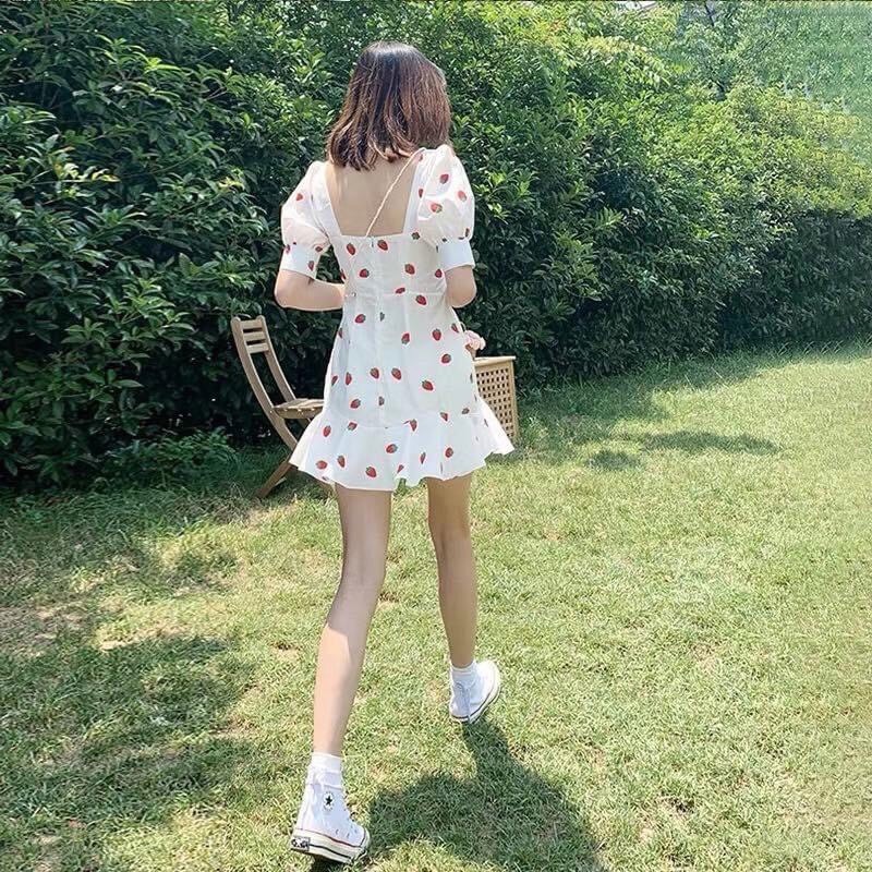 Đầm dâu mắc áo