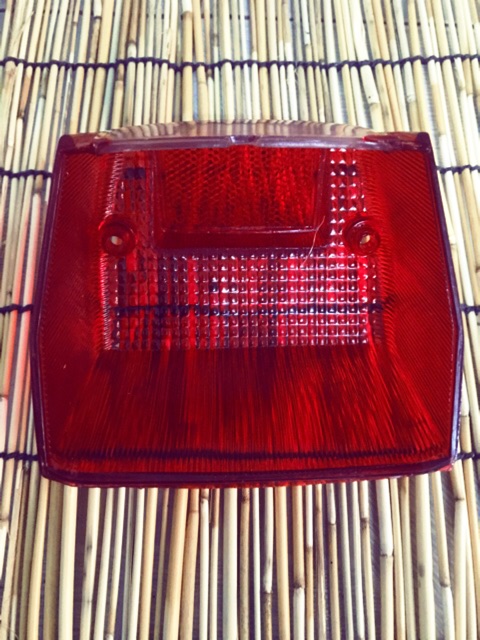 Chụp đèn hậu xe cub 82 DD,loại dày.