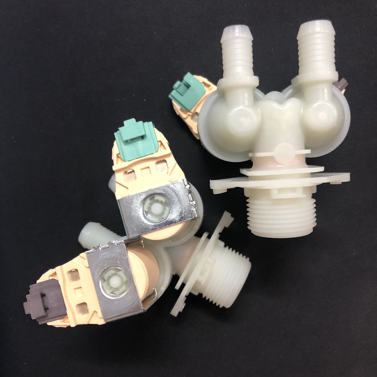 Van cấp nước đôi máy giặt Electrolux Lồng Ngang Chính Hãng