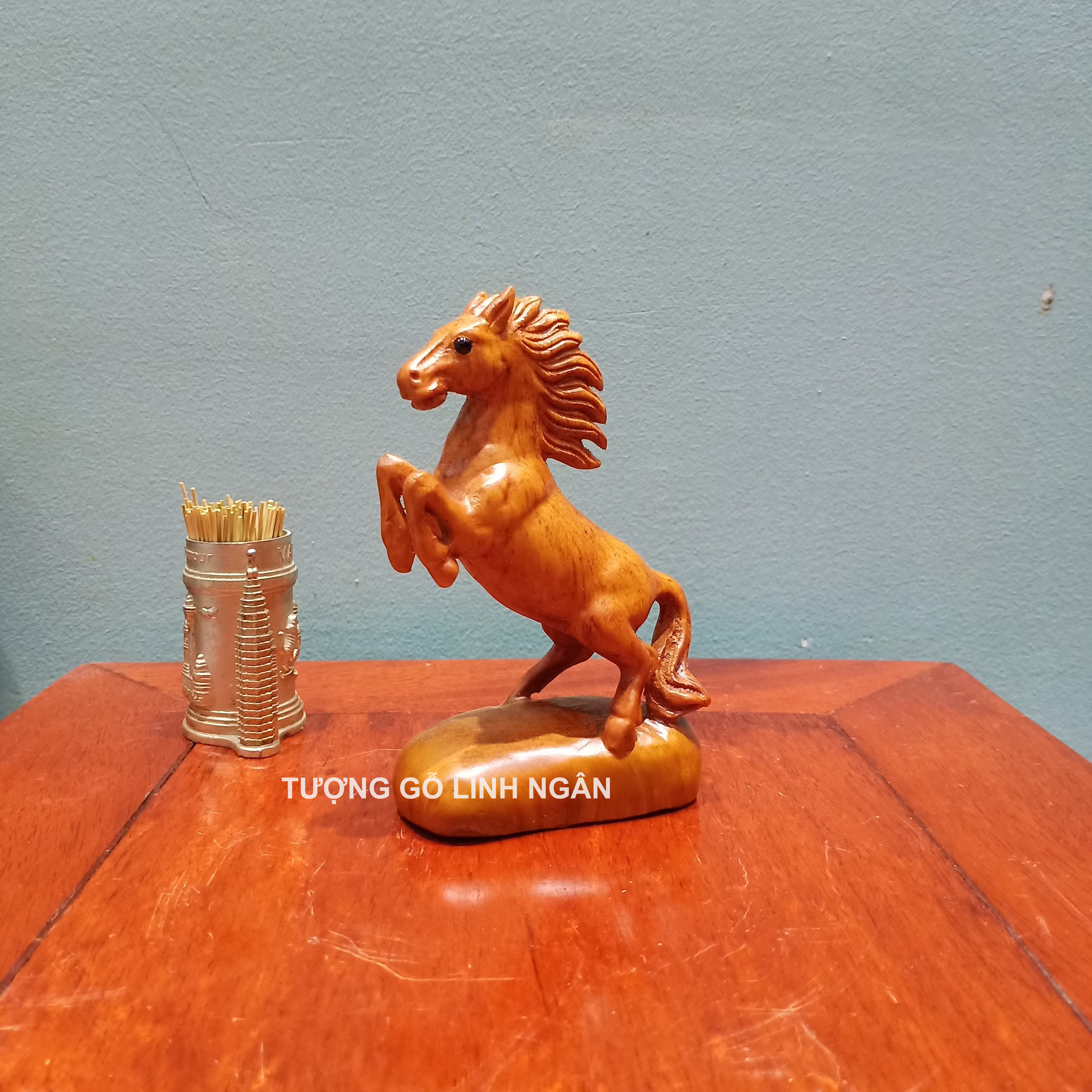 Tượng linh vật gỗ Ngựa phong thuỷ gỗ hương cao 12 cm