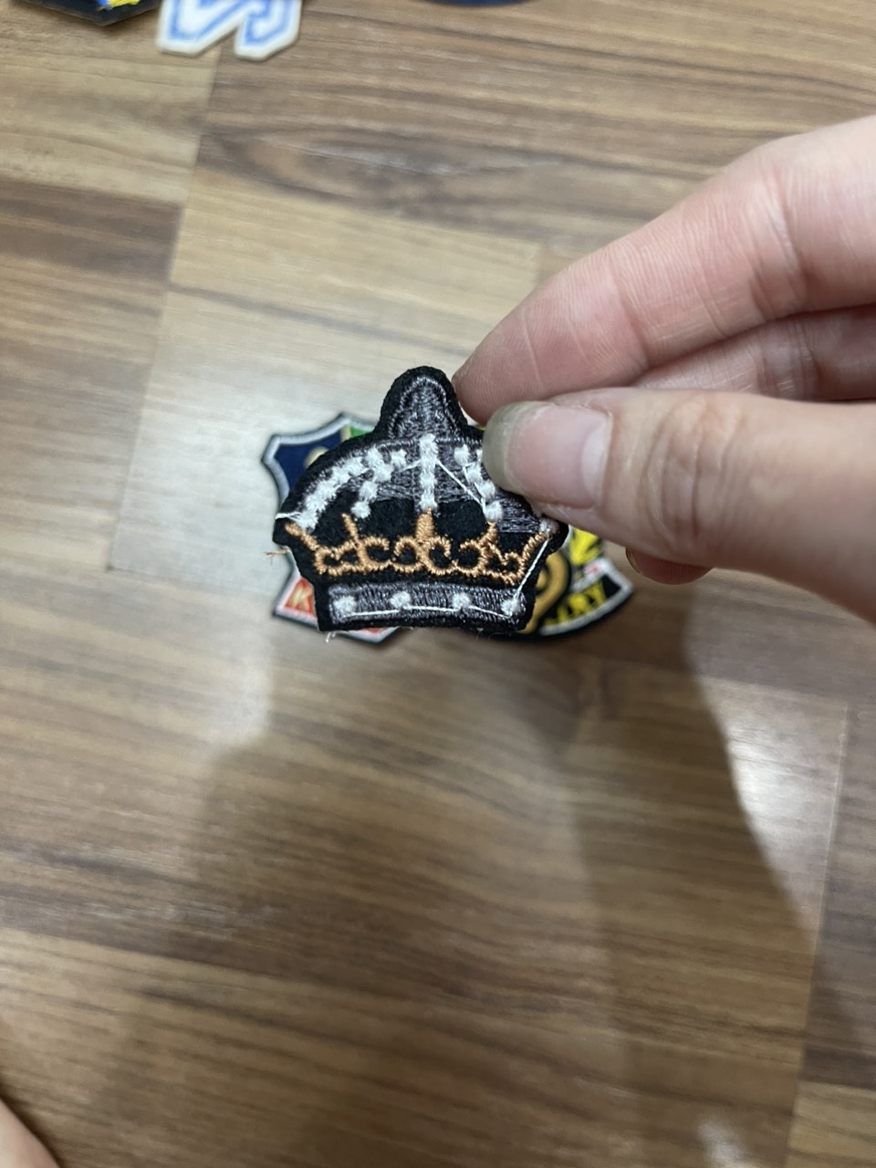 Miếng Sticker Thêu Ủi hình logo thương thiệu cAO Cấp