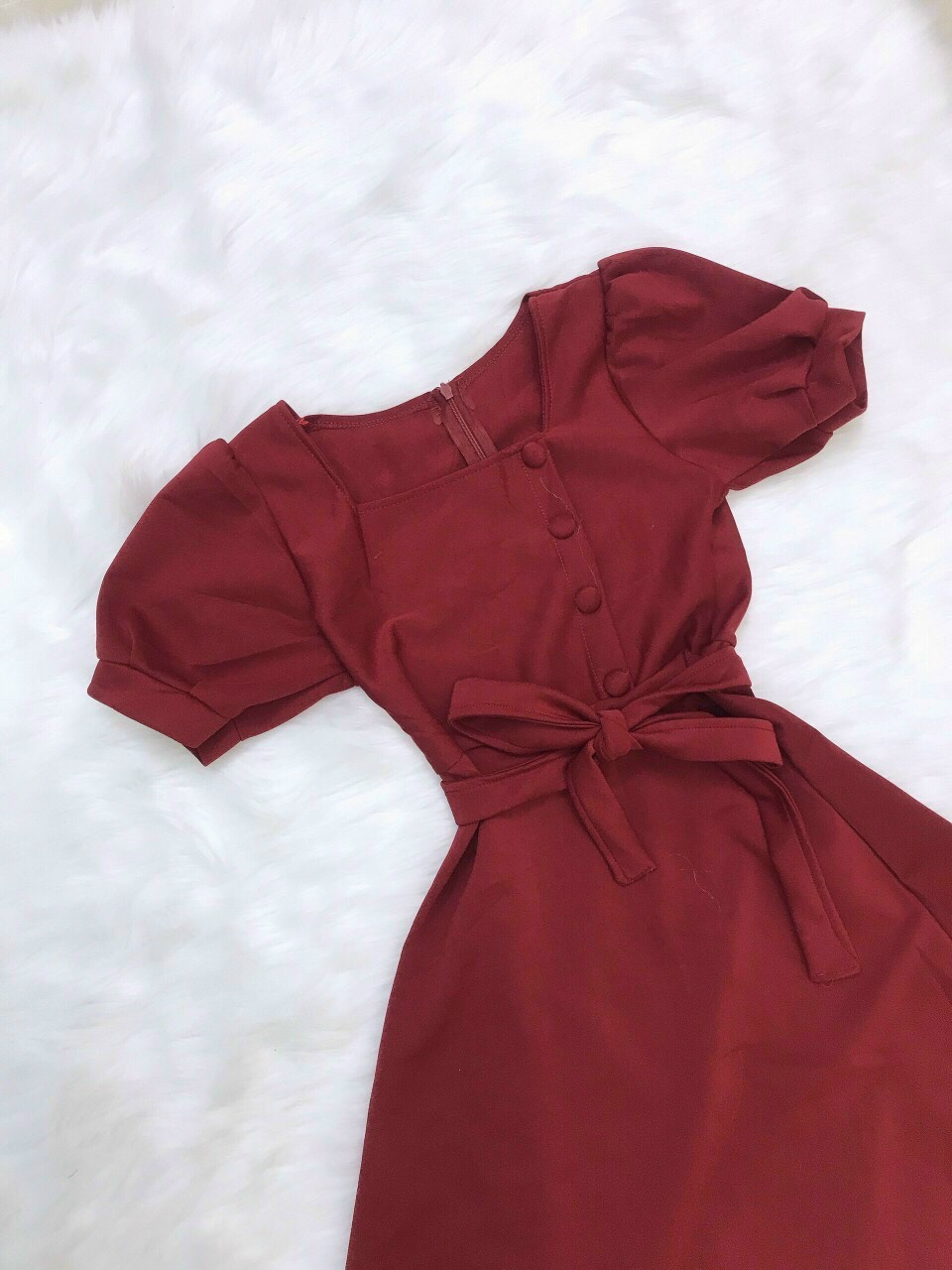 Đầm Cổ Vuông Nơ Eo Đính Nút