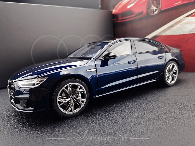 Mô hình xe sedan  Audi A7L  tỉ lệ 1:18