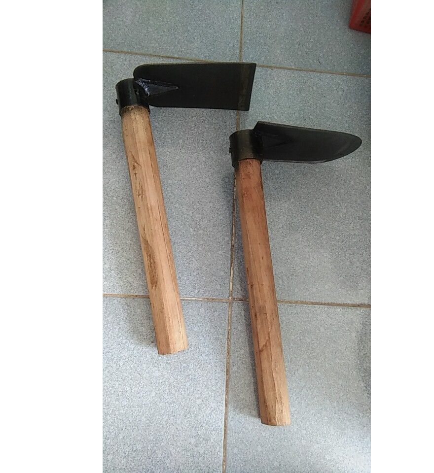 cuốc làm vườn có cán, lưỡi dày, cán bằng lăng siêu chắc