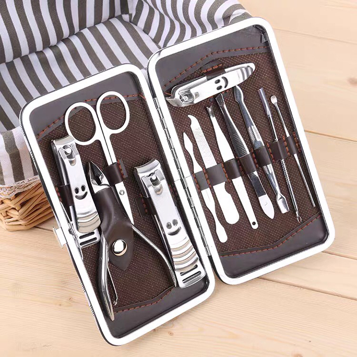 Bộ dụng cụ bấm móng tay 12 chi tiết