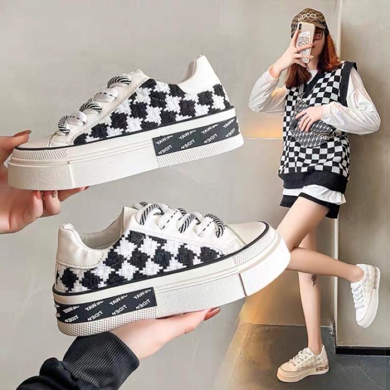 Giày thể thao nữ dạ kẻ Way