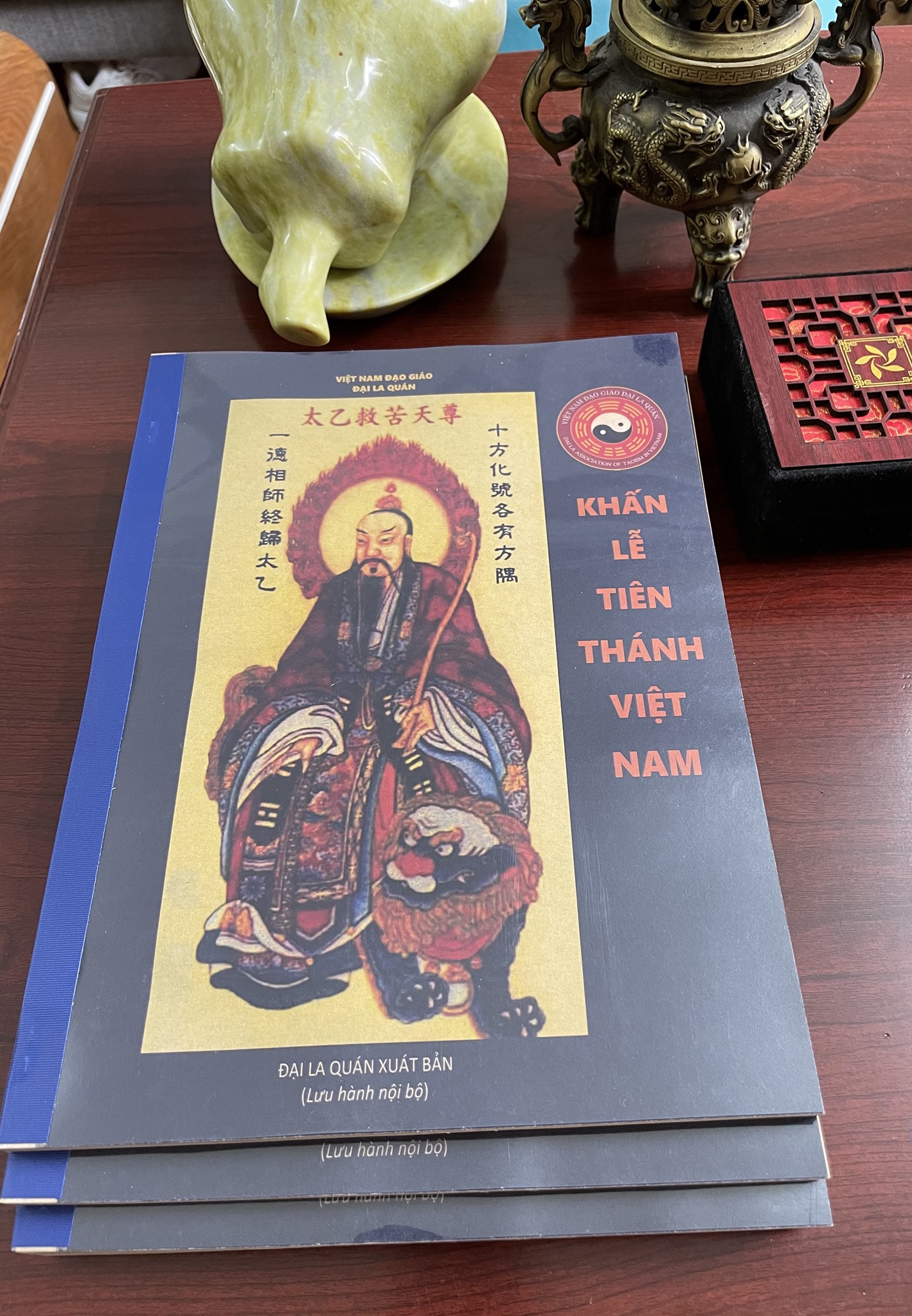Khấn lễ tiên thánh việt nam