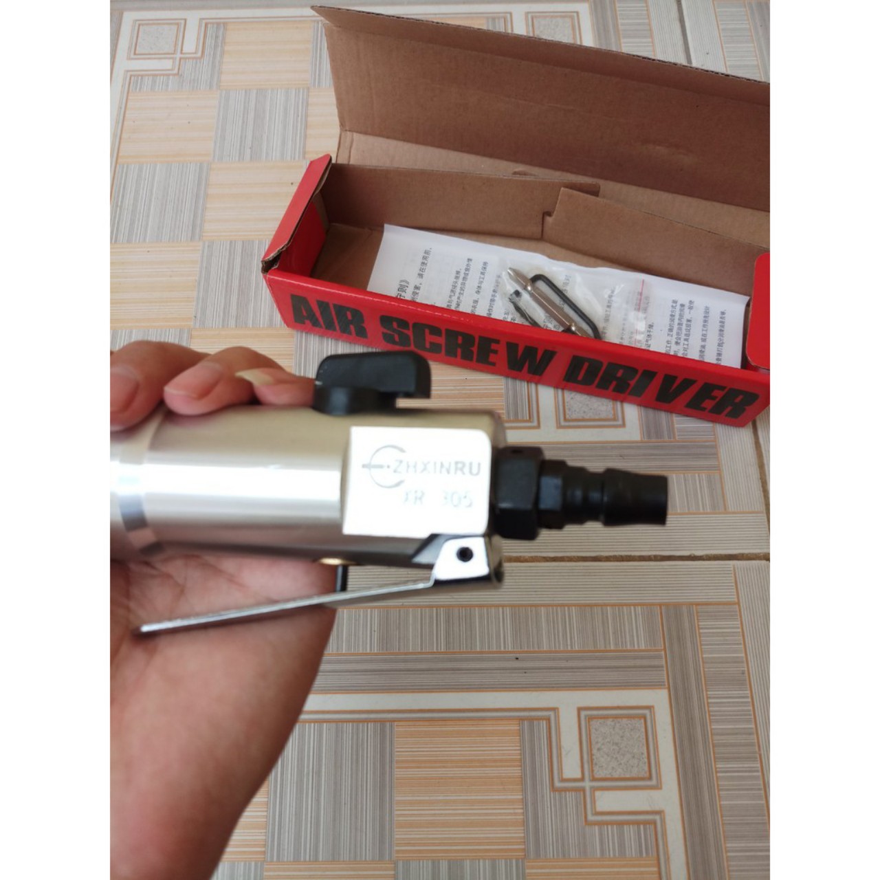 Máy bắn vít bằng hơi tiện lợi