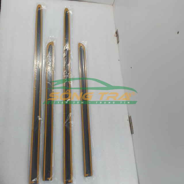BỘ NẸP SƯỜN CỬA VIOS 2003-2005 CÓ CHỈ MẠ (GIÁ 1 BỘ NHƯ HÌNH)