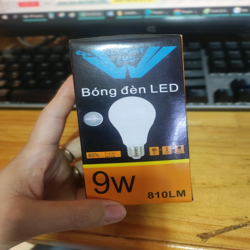 It's bulb. 9W LED bulb E27 bulb holder, super white saving power. Th1022