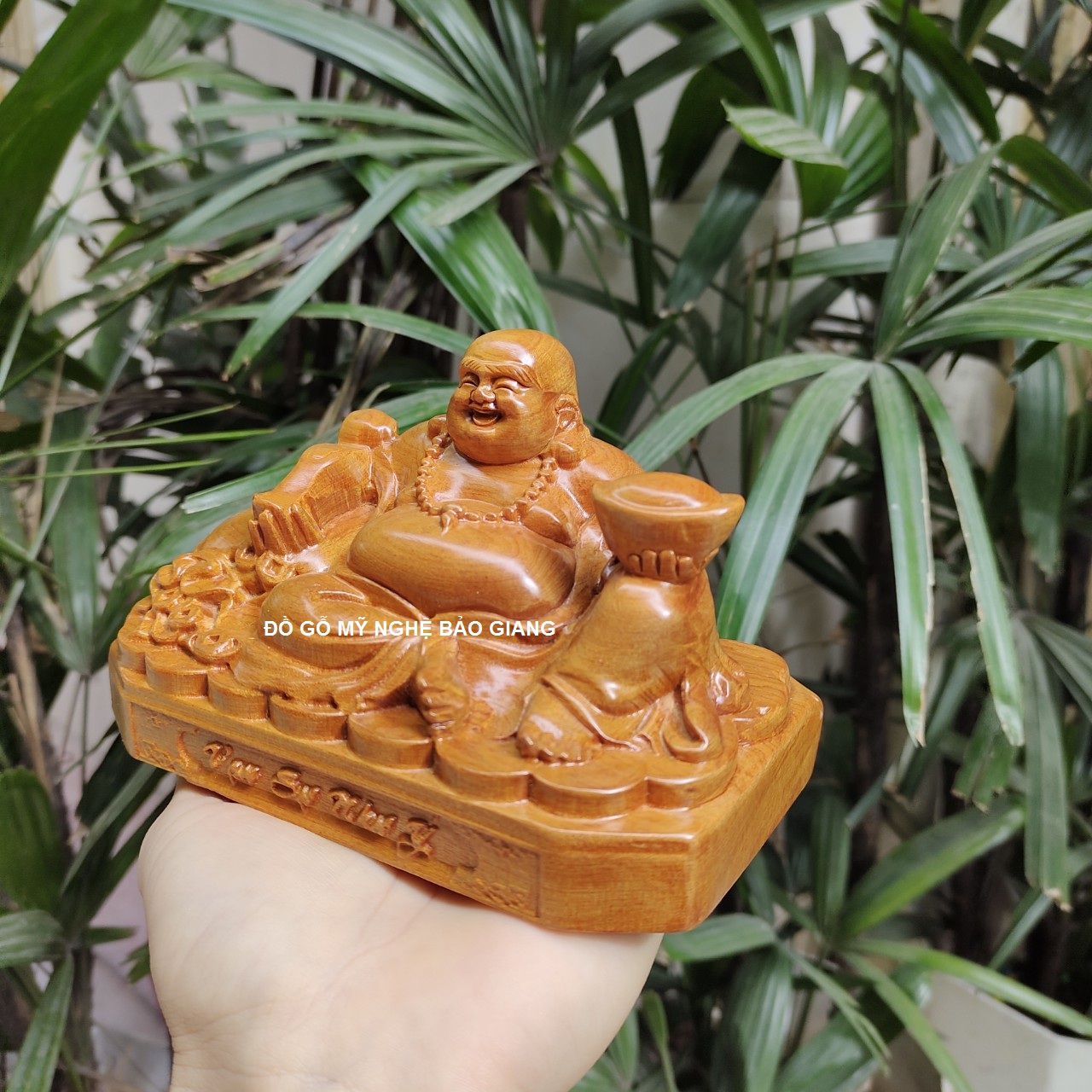 Tượng phật di lặc gỗ bách xanh