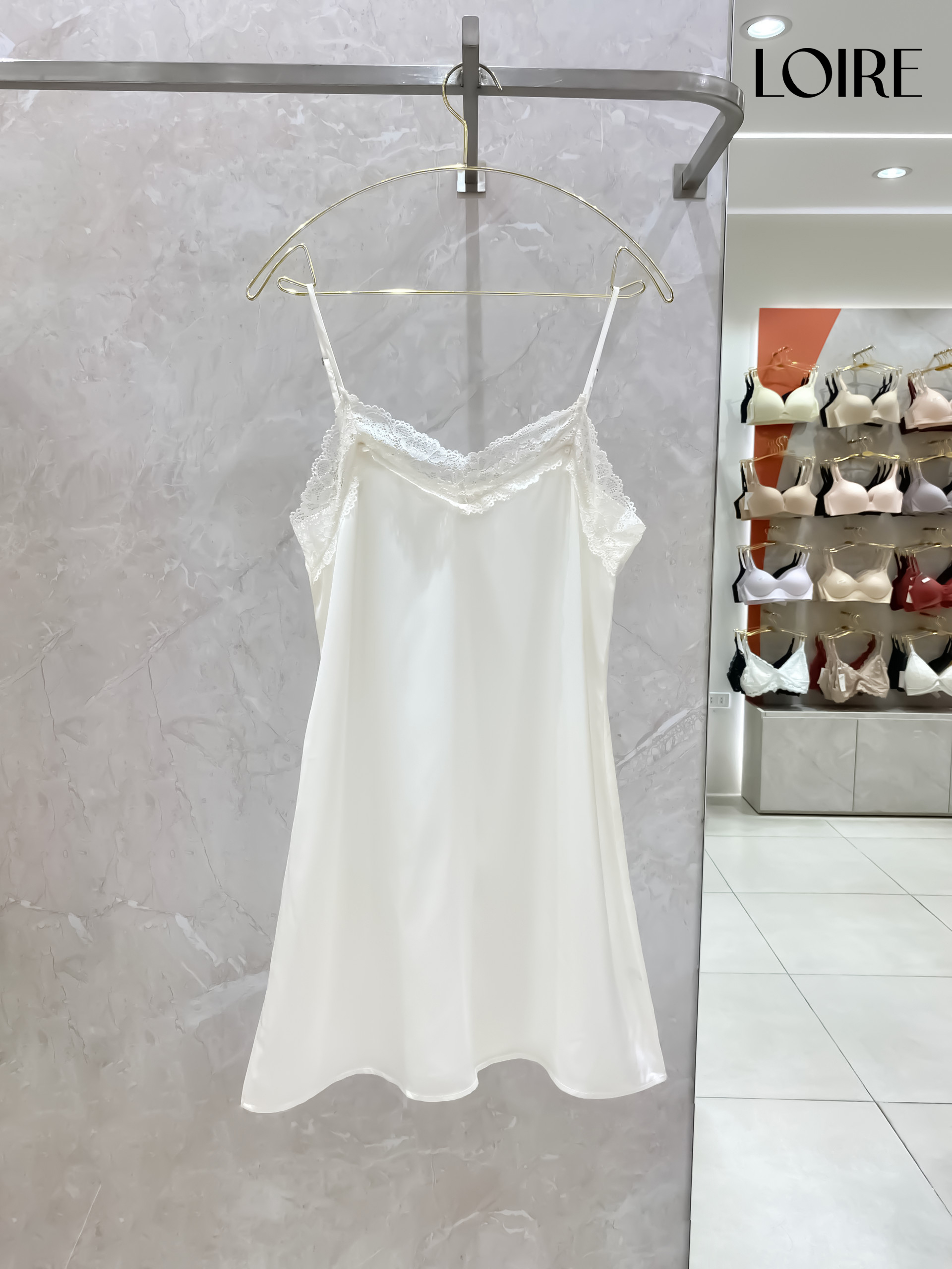 Váy Lụa Phối Ren Ngực Loirechic VNS14