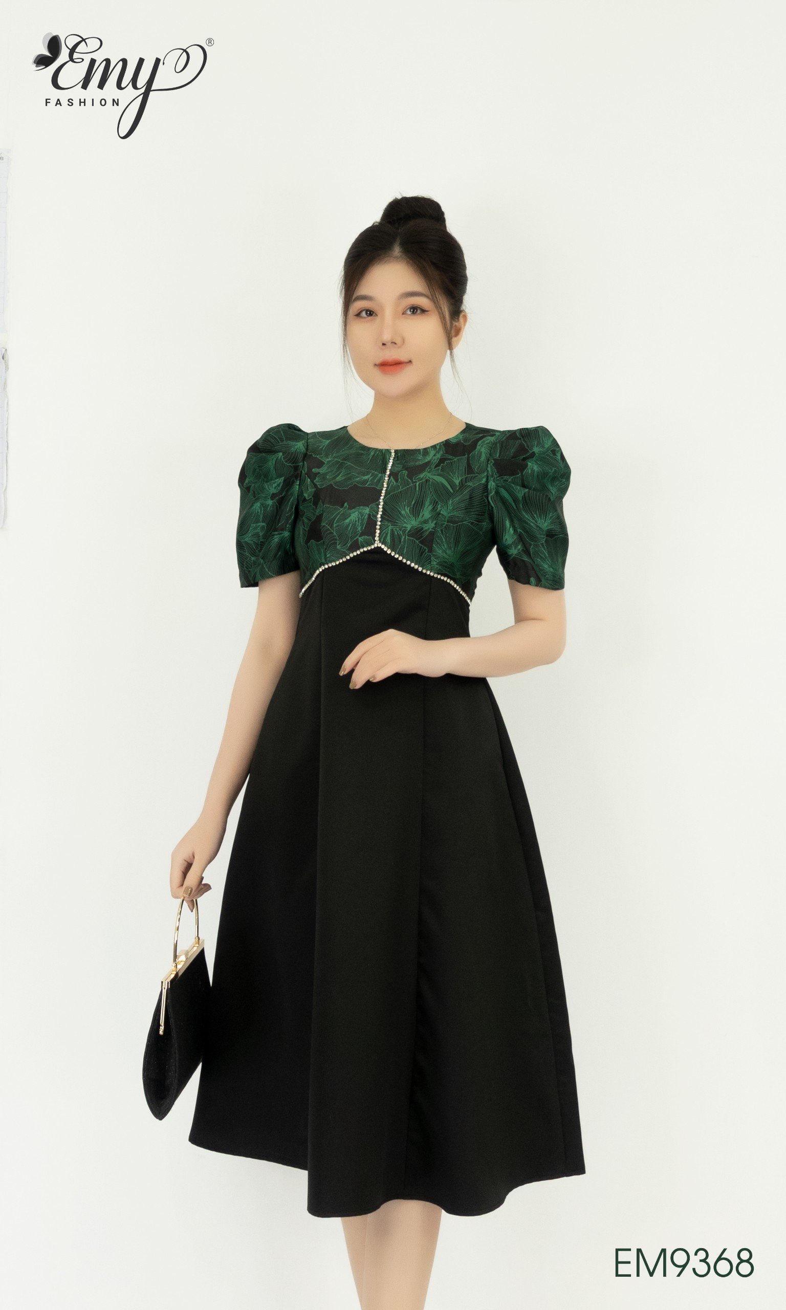 Đầm EMY EM9368 Xoè Gấm Xanh Phối
